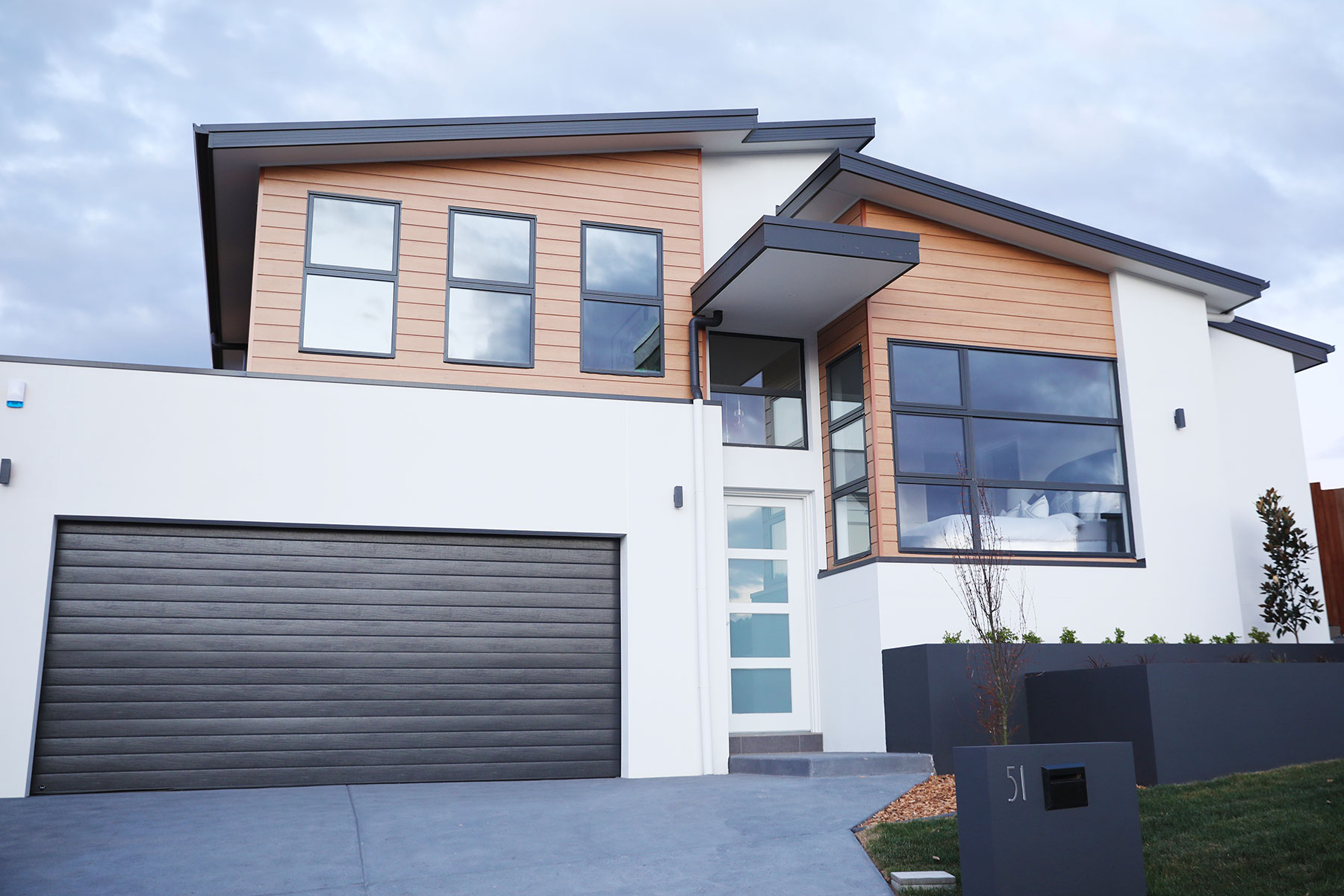 Elegance and Versatility gallery image