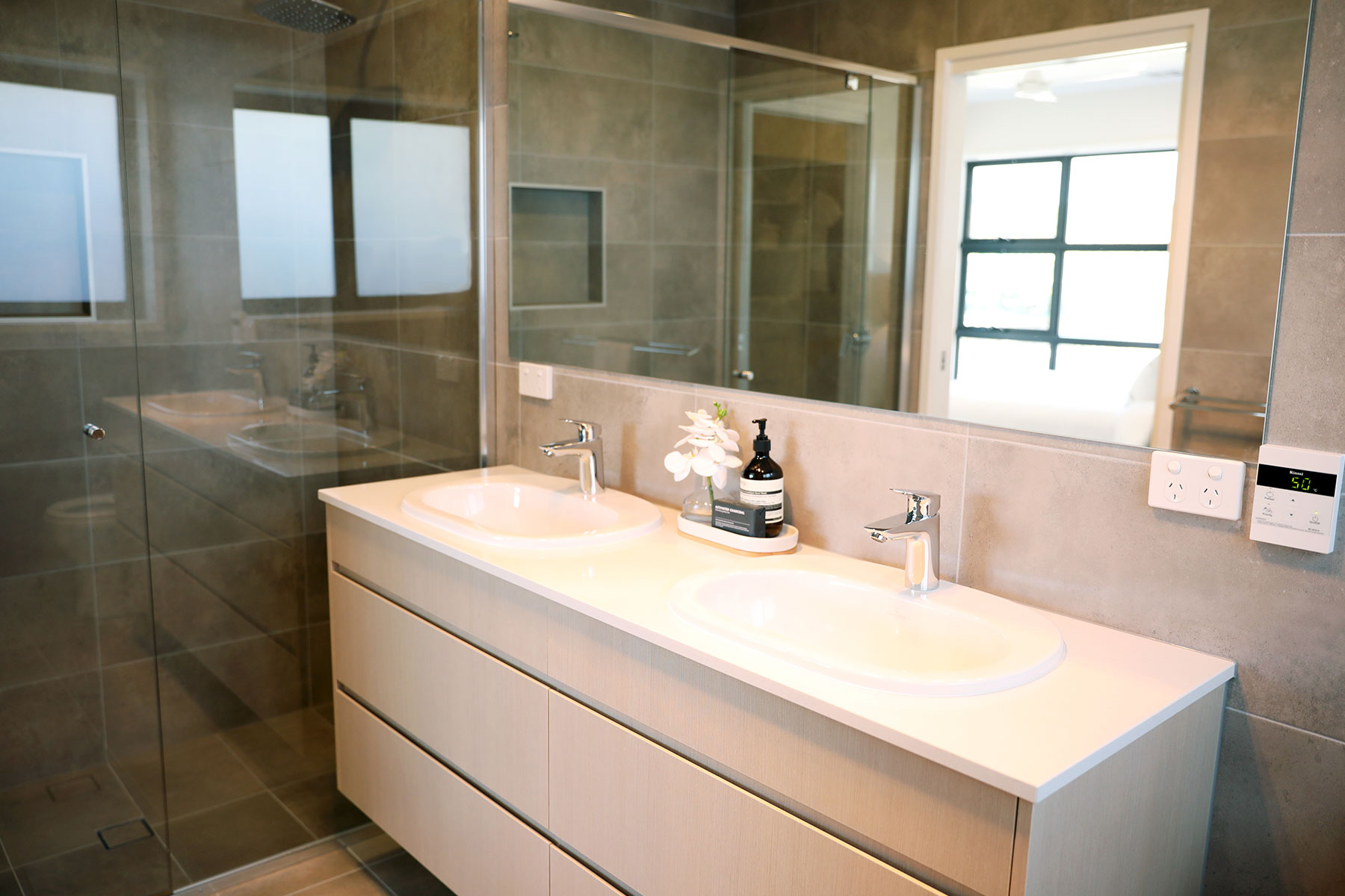 Elegance and Versatility gallery image