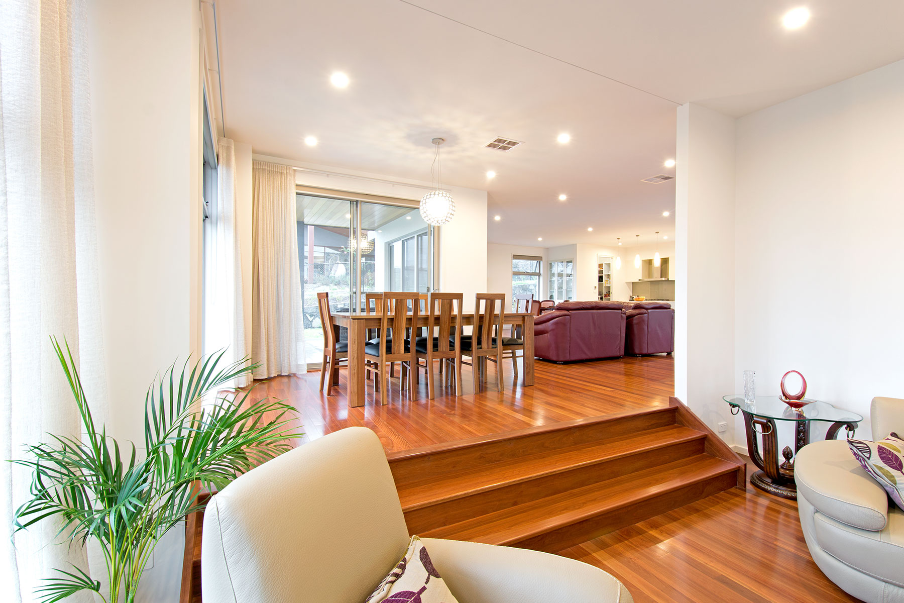 Glittering entertainer gallery image