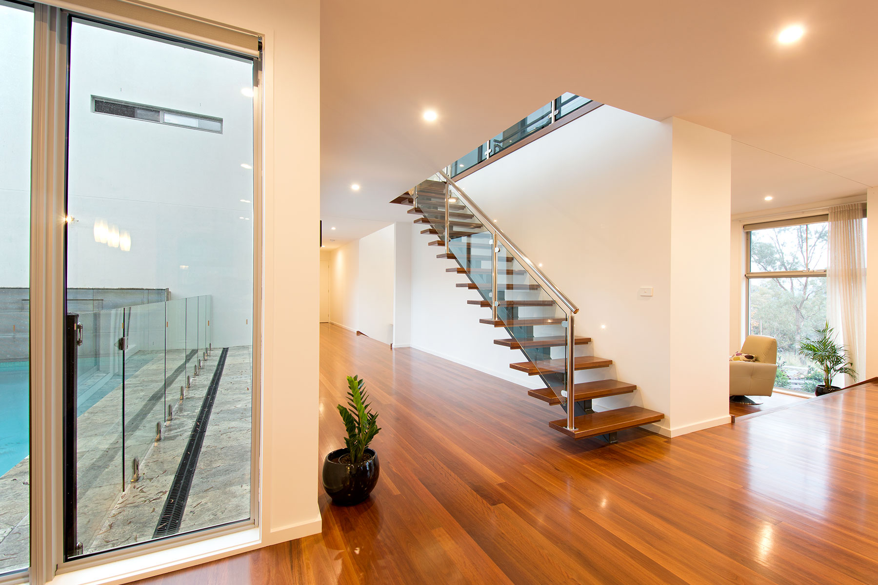 Glittering entertainer gallery image