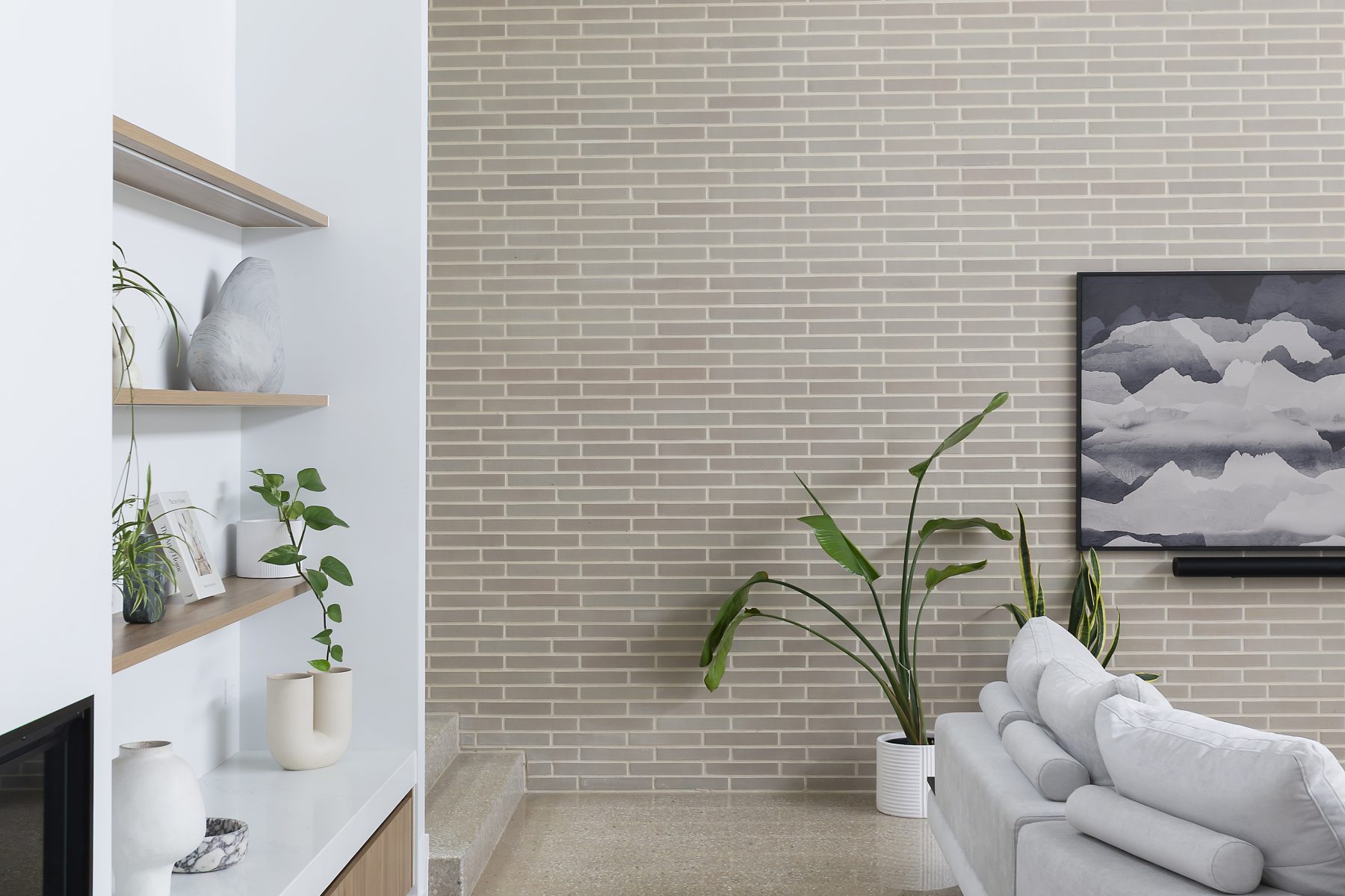 Poolside family living gallery image