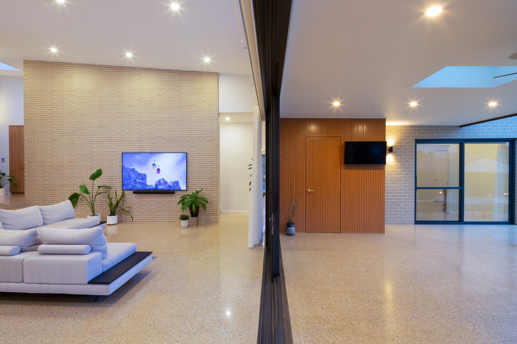 Poolside family living gallery image